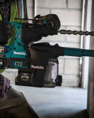 Makita 40V max XGT AVT Rotary Hammer Kit with Dust Extractor 1-1/8 Inch Makita 40V max XGT AVT Rotary Hammer Kit with Dust Extractor 1-1/8 Inch
